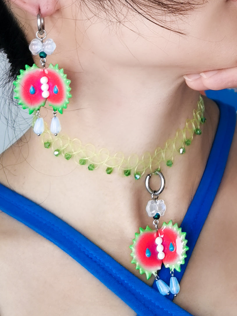 Venus flytrap with green edge and pearl middle necklace & earring