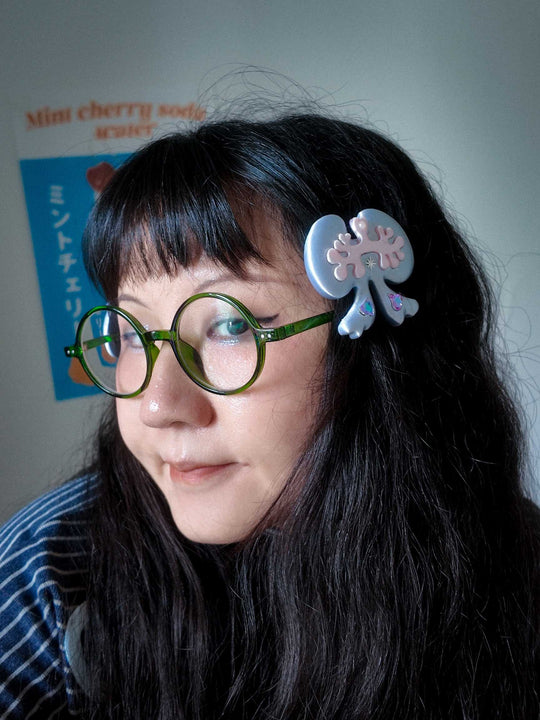 Lung bow hair clip shaped like cute tiny organ with rhinestone and metal clip in white green colorway