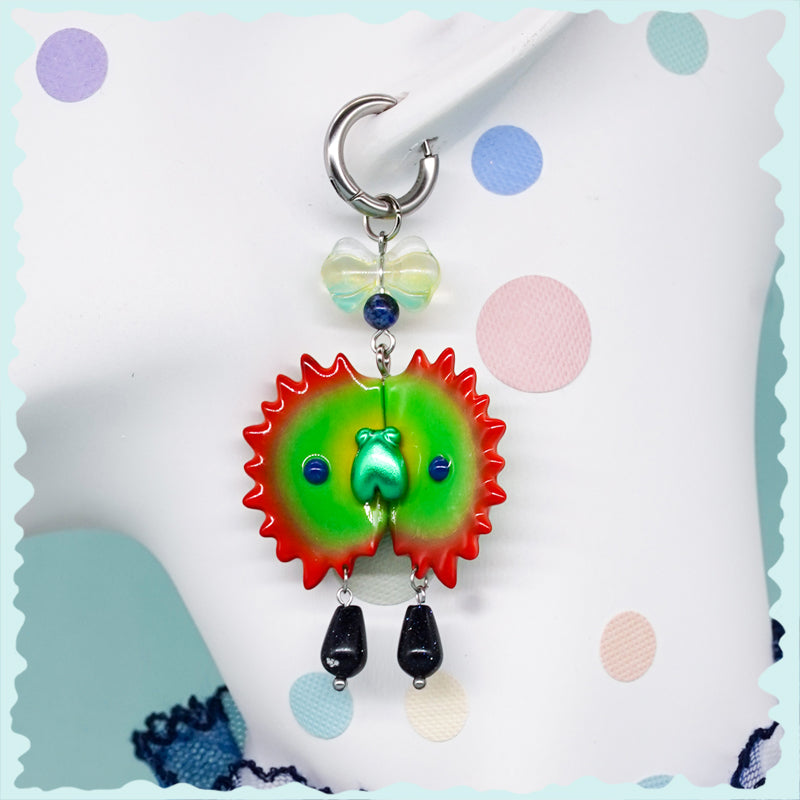 Venus flytrap with green fly necklace & earring