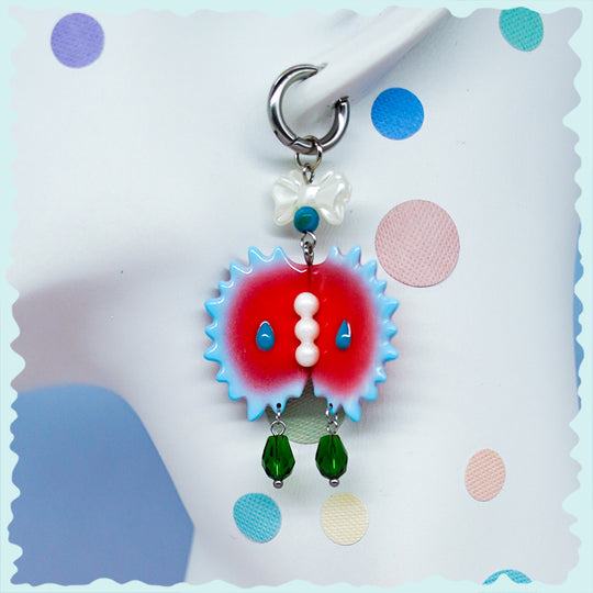 Venus flytrap with blue edge and pearl middle necklace & earring