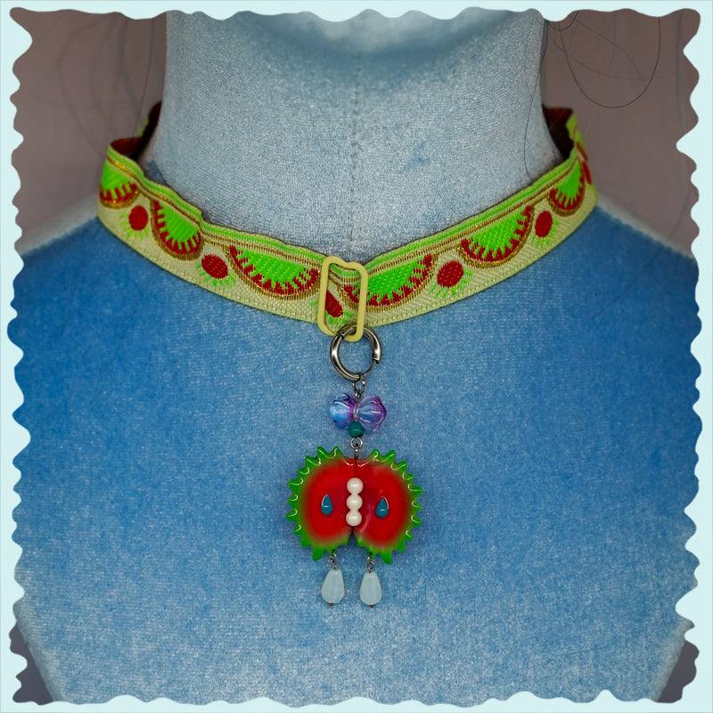 Venus flytrap Necklace & Earring with green edge and pearl middle